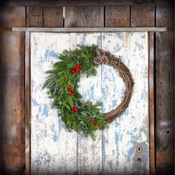 Wishon Evergreens Fraser Fir/Red Cedar Wreath