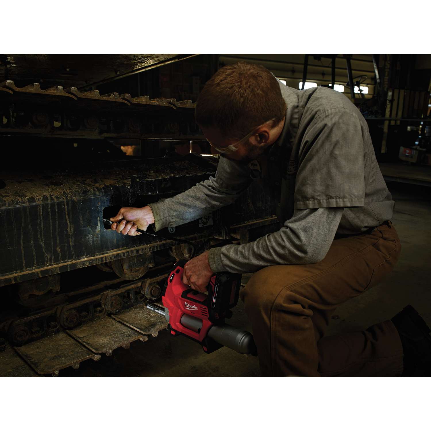 Milwaukee M18 Metal Cordless Electric Grease Gun Kit 14 oz. Ace Hardware