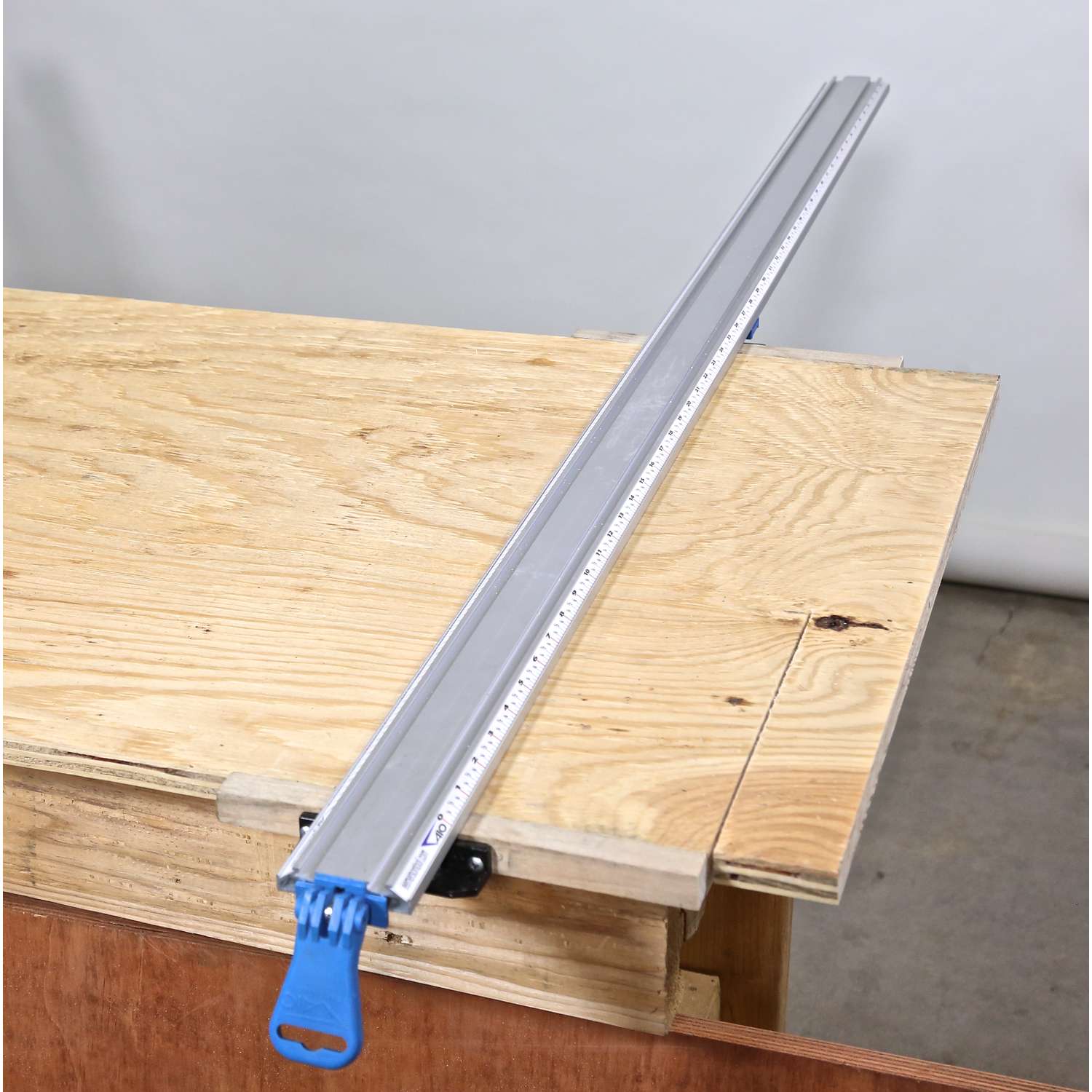 E. Emerson Tool Co. 50 in. L X 2.5 in. W Straight Edge Clamping Tool