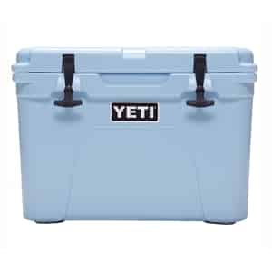 YETI  Tundra 35  Cooler  20 cans Blue 