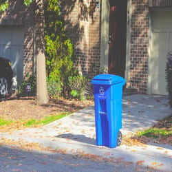 Toter Wheeled Garbage Can Polyethylene 32 gal.