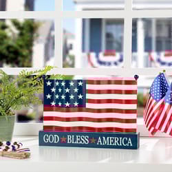 Glitzhome Patriotic/Americana Flag Table Decor Iron/MDF 1 pc