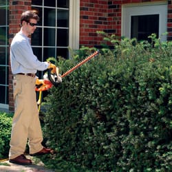 STIHL HSE 70 24 in. 120 V Electric Hedge Trimmer