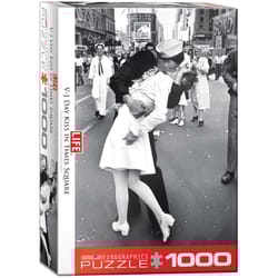Eurographics Life V-J Day Kiss in Times Square Jigsaw Puzzle Multicolored 1000 pc