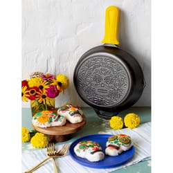Lodge Deluxe Yellow Kitchen Silicone Skillet Handle Holder