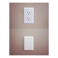 Dreambaby CoverPlug White Plastic Outlet Cover 2 pk