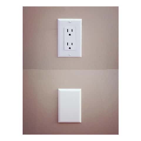 Dreambaby CoverPlug White Plastic Outlet Cover 2 pk Dreambaby CoverPlug White Plastic Outlet Cover 2 pk
