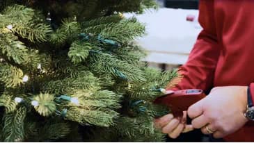 How To Fix Christmas Lights On A Tree