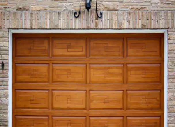 How to Gel Stain a Garage Door