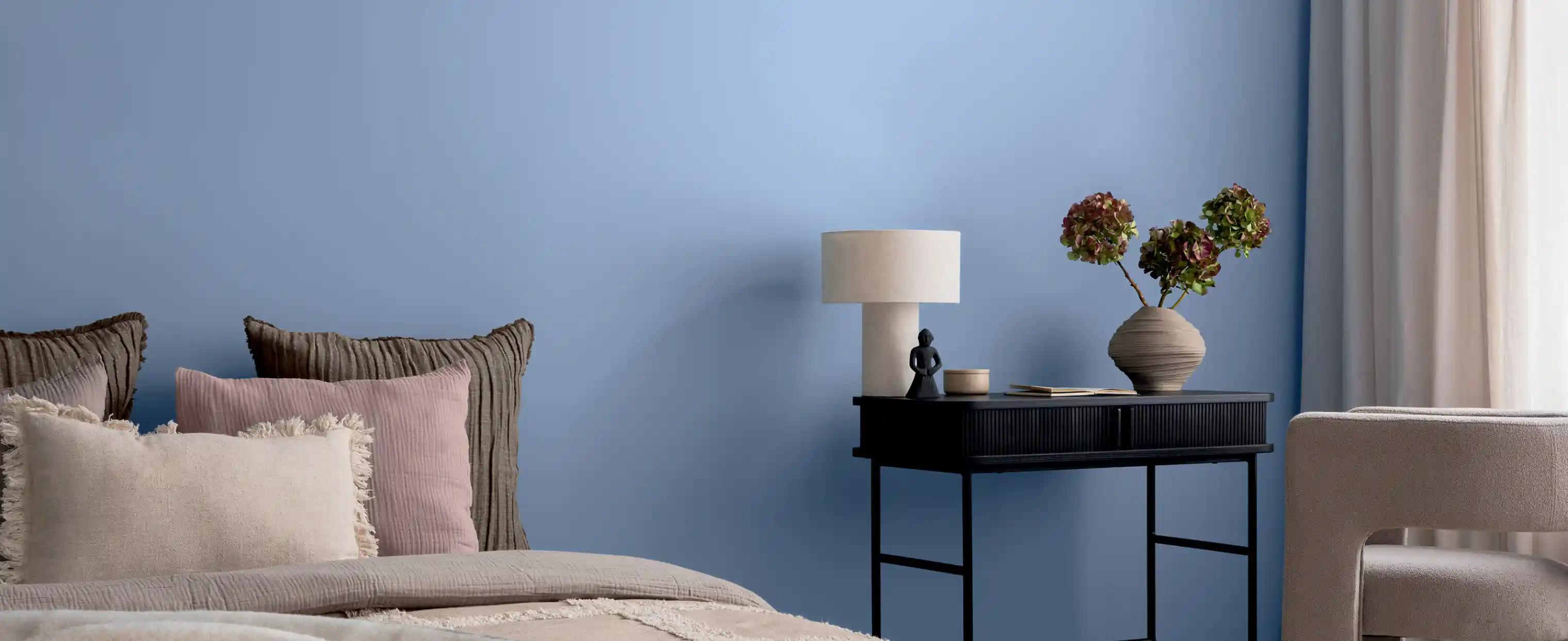 Room with Vantage Point Wall