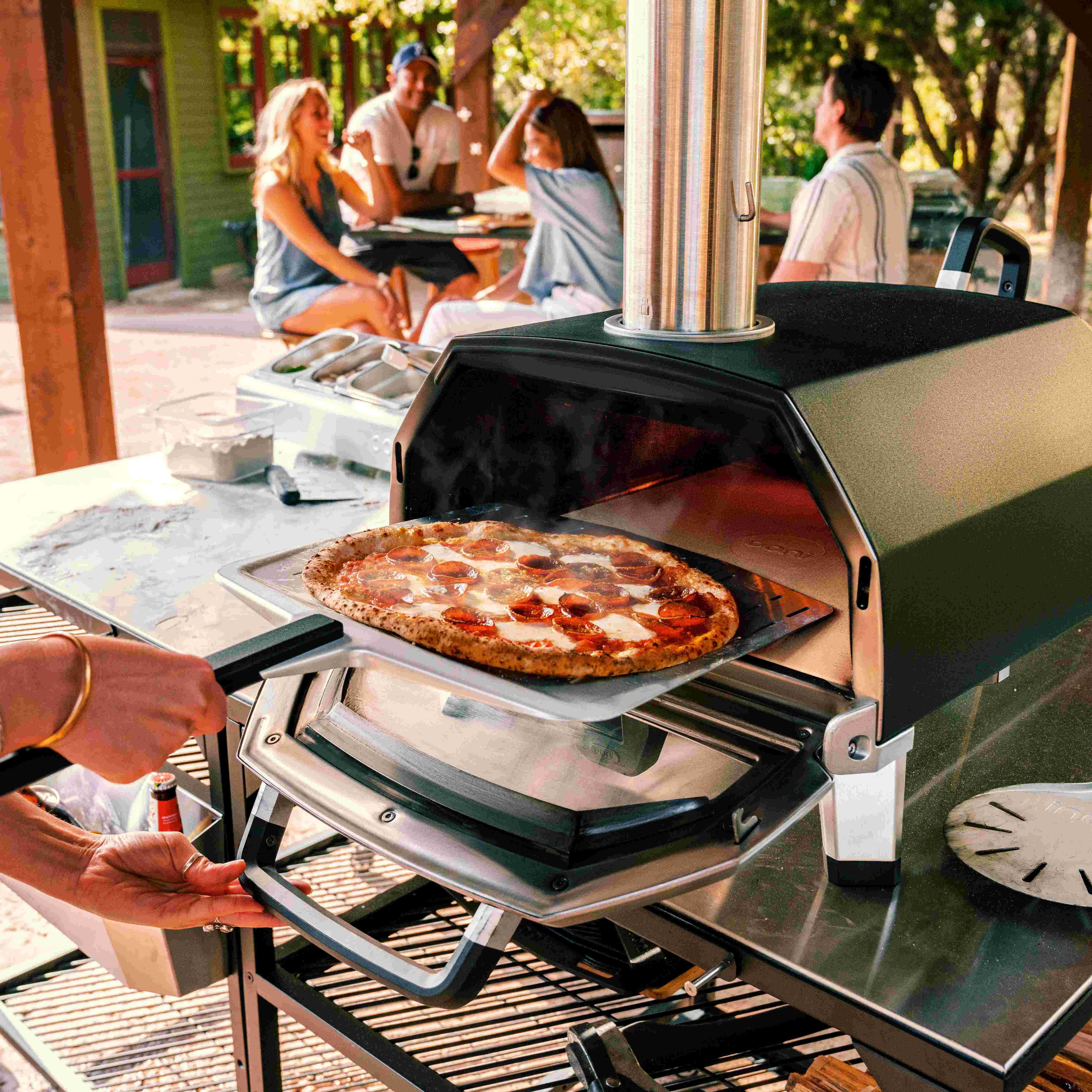 Ooni Karu 16 Charcoal/Wood Outdoor Pizza Oven Mfr# UU-P0E400 - Ace Hardware