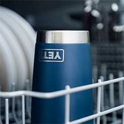 Yeti Rambler Tumbler 20oz Tahoe Blue - TackleDirect