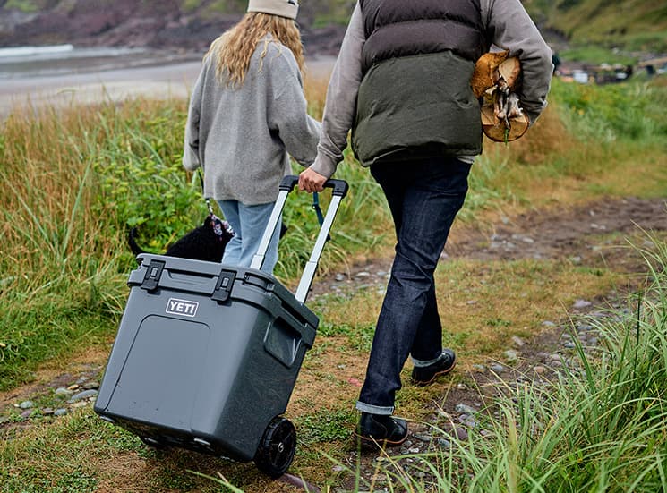 Yeti Roadie 48 Wheeled Cooler - Rescue Red