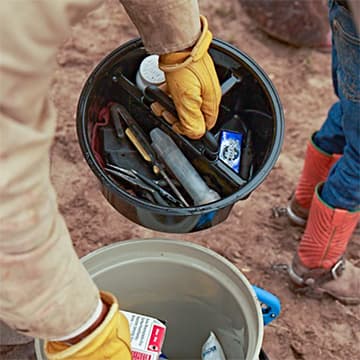 Yeti Loadout 5 Gal Bucket Rescue Red