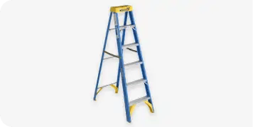 Werner 6 ft. H Fiberglass Step Ladder Type I