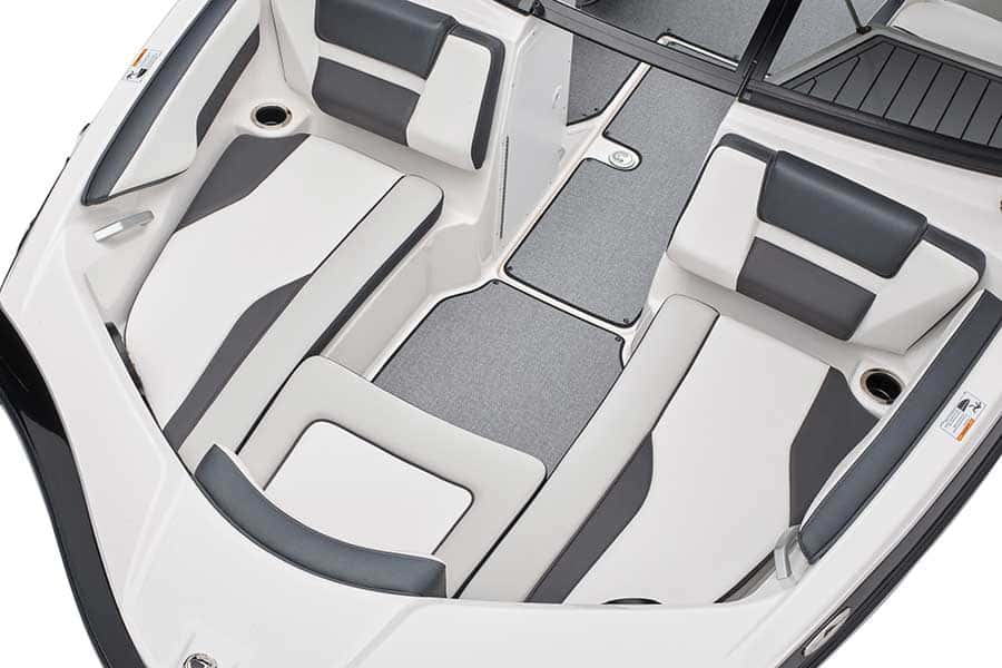 2019 FX HO White Ride Highlight Image