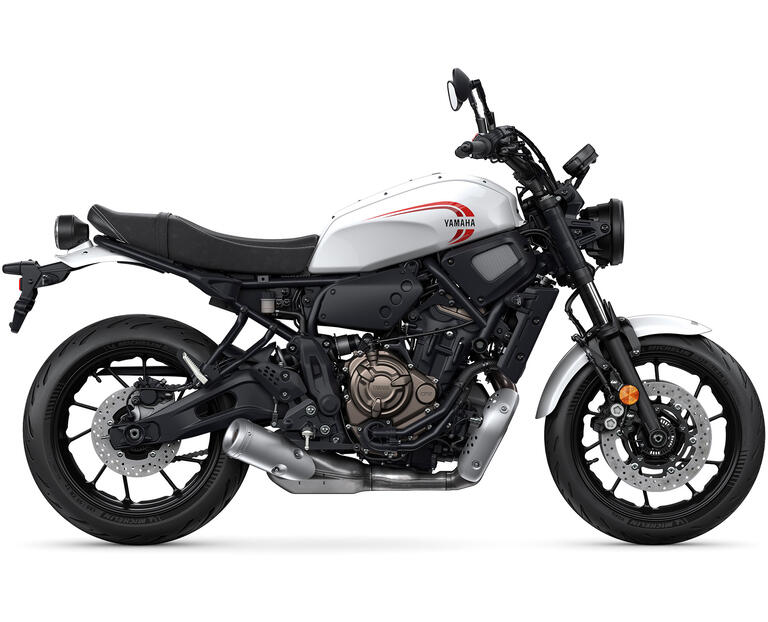 2025 XSR700, color Heritage White