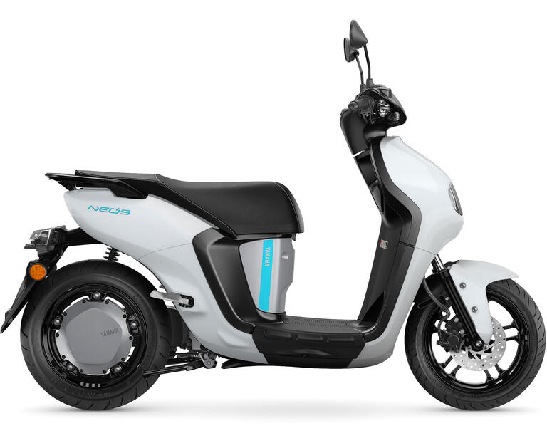 2025 NEO'S, color Electric White