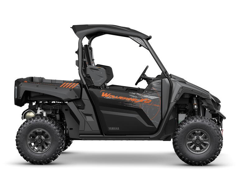 2022 Wolverine X2 850 SE, color Tactical Black/Carbon Metallic