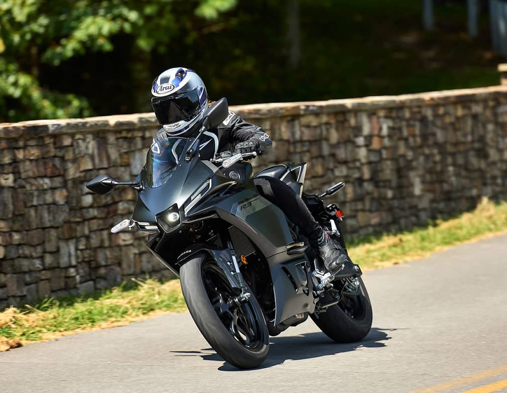 Action image of 2025 YZF-R3