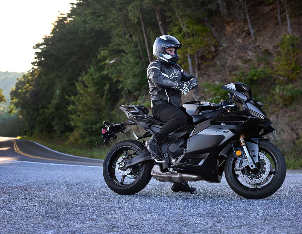 Action image of YZF-R9 2025