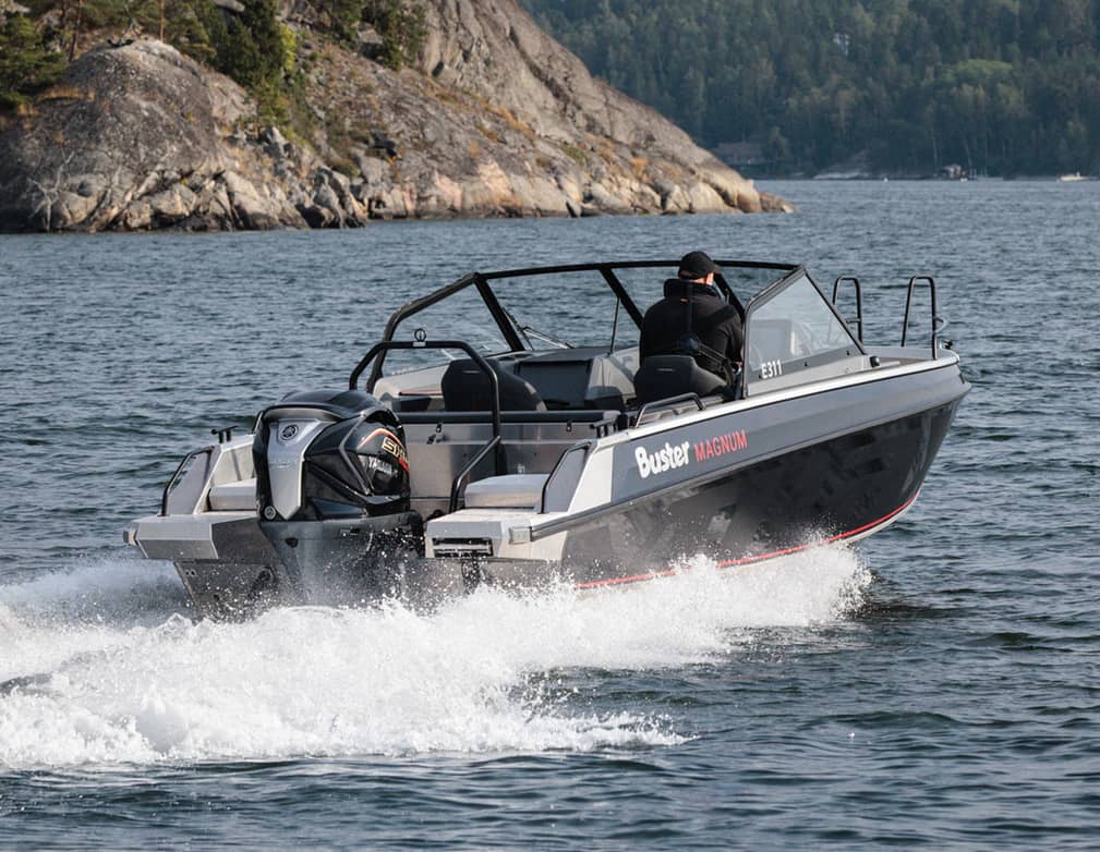 Action image of VF250 VMAX SHO