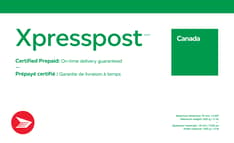 Enveloppe Xpresspost verte et blanche de Postes Canada avec les mentions « Canada » et 
« Prépayé certifié ». Dimensions autorisées 
