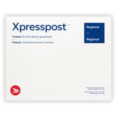 Enveloppe Xpresspost blanche et bleue de Postes Canada avec les mentions « Régional » et « Prépayé ». Dimensions autorisées au bas de l&#39;enveloppe.