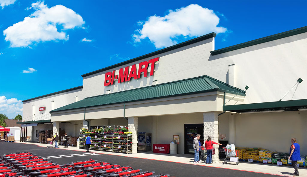 Bi-Mart store exterior