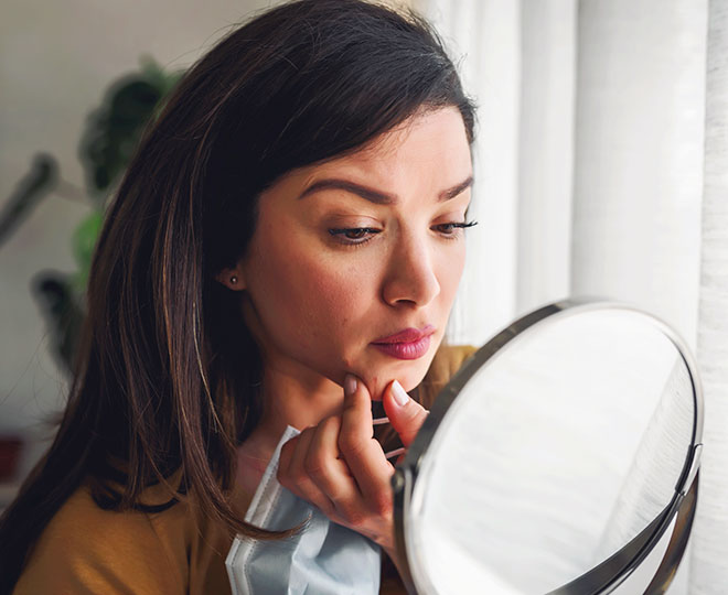 How to prevent and treat face maskne