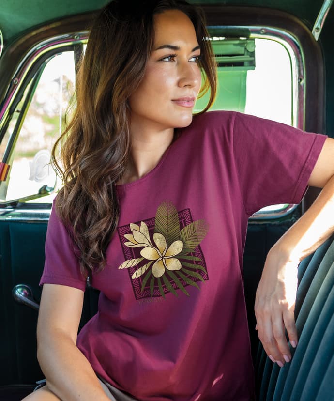 Plumeria Center - Wine Dyed Short Sleeve Scoop Neck T-Shirt