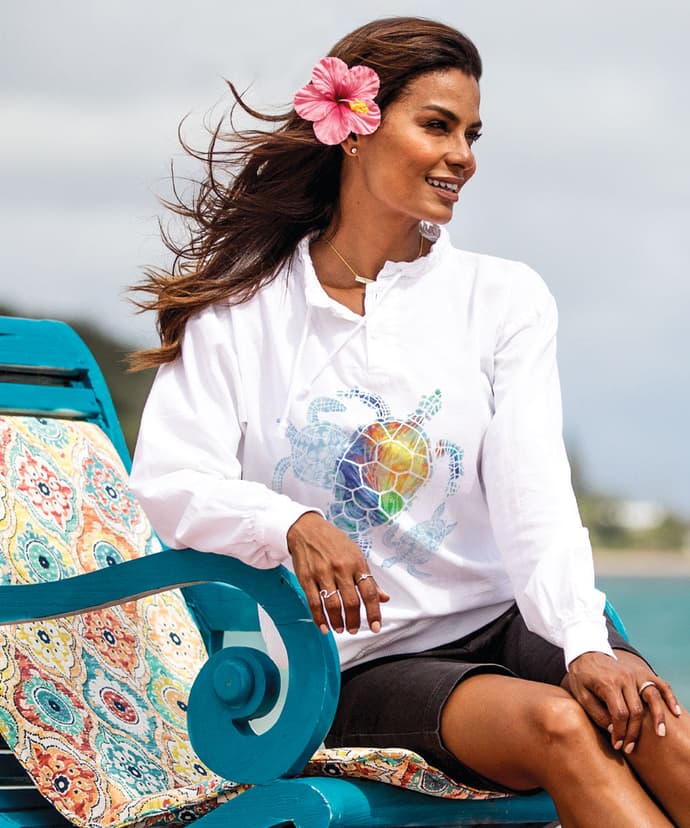 Turtle Seascape - White Long Sleeve Lightweight Pullover