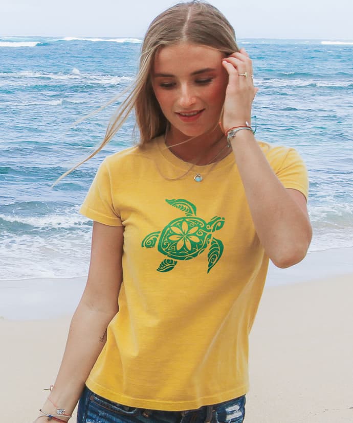 Retro Honu Floral - Pineapple Dyed Short Sleeve Crewneck T-Shirt